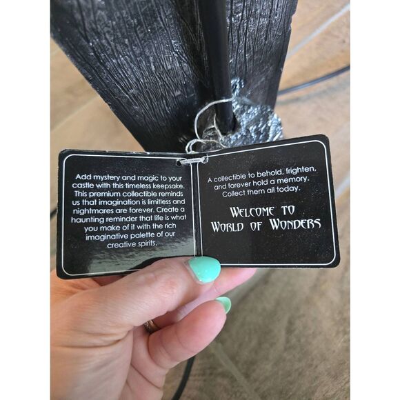 World of Wonder Shadows of Twilight Skeleton Gothic Halloween Lamp - Picture 5 of 8